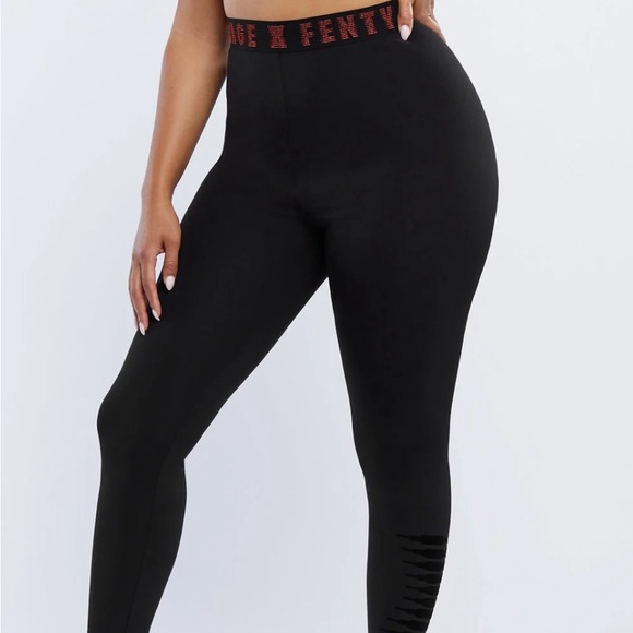 Savage X Fenty Black Form-Fitting Leggings - Picture 1 of 2